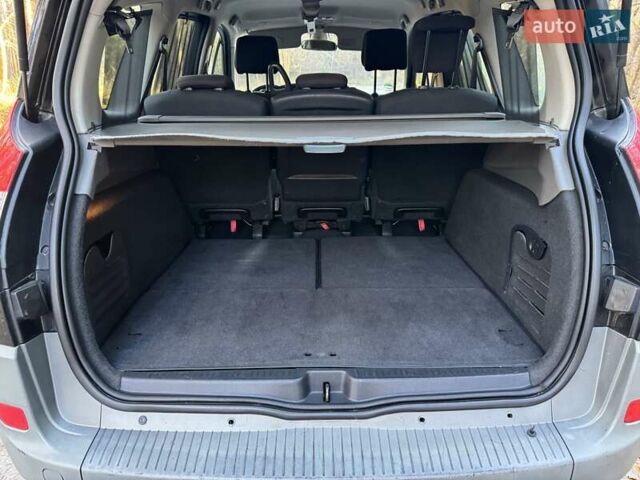 Черный Рено Гранд Сценик, объемом двигателя 2 л и пробегом 210 тыс. км за 5500 $, фото 6 на Automoto.ua