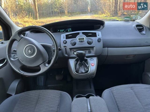 Черный Рено Гранд Сценик, объемом двигателя 2 л и пробегом 210 тыс. км за 5500 $, фото 8 на Automoto.ua