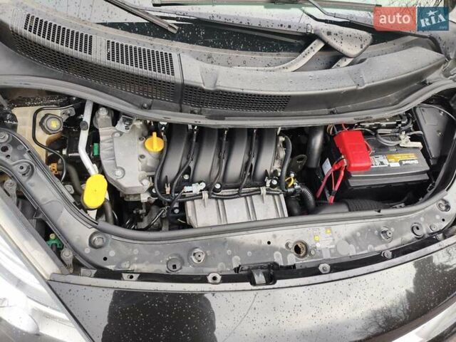 Черный Рено Гранд Сценик, объемом двигателя 2 л и пробегом 110 тыс. км за 7150 $, фото 76 на Automoto.ua