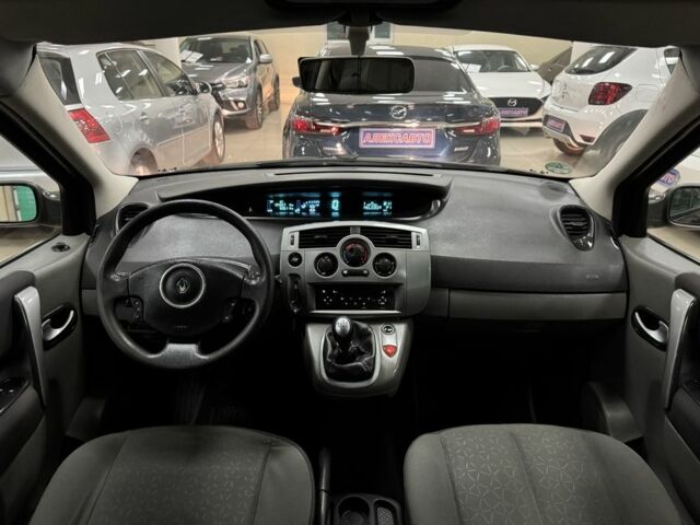 Чорний Рено Гранд Сценік, об'ємом двигуна 1.6 л та пробігом 194 тис. км за 5900 $, фото 12 на Automoto.ua