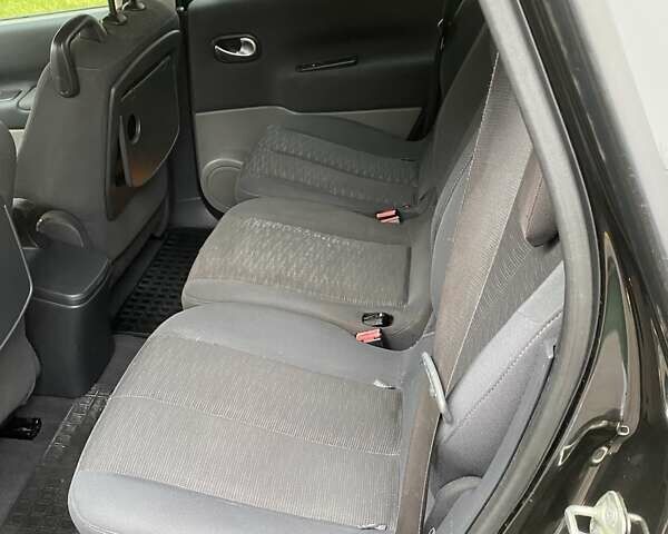 Чорний Рено Гранд Сценік, об'ємом двигуна 2 л та пробігом 208 тис. км за 5250 $, фото 24 на Automoto.ua