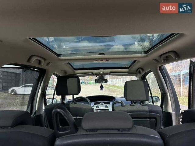 Черный Рено Гранд Сценик, объемом двигателя 2 л и пробегом 250 тыс. км за 5600 $, фото 7 на Automoto.ua