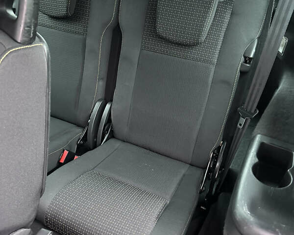 Чорний Рено Гранд Сценік, об'ємом двигуна 2 л та пробігом 197 тис. км за 6800 $, фото 16 на Automoto.ua