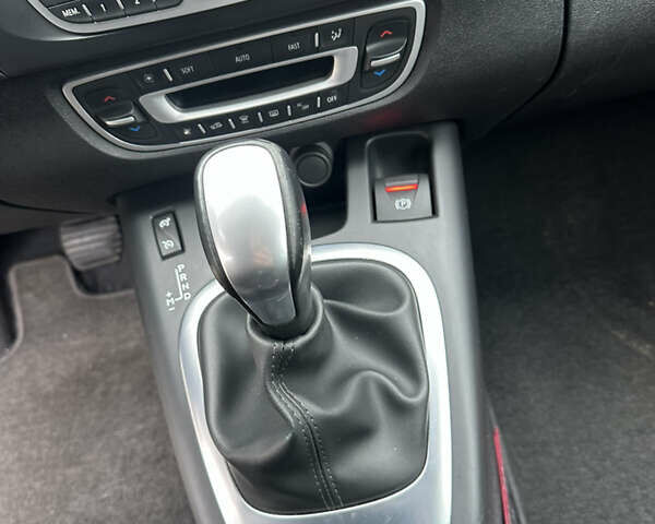 Чорний Рено Гранд Сценік, об'ємом двигуна 2 л та пробігом 197 тис. км за 6800 $, фото 33 на Automoto.ua