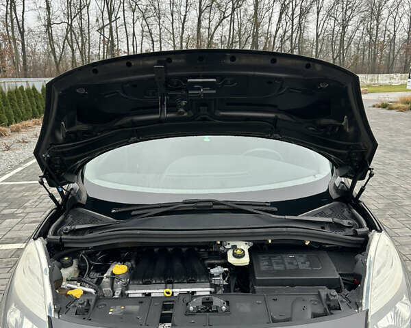 Чорний Рено Гранд Сценік, об'ємом двигуна 2 л та пробігом 197 тис. км за 6800 $, фото 10 на Automoto.ua