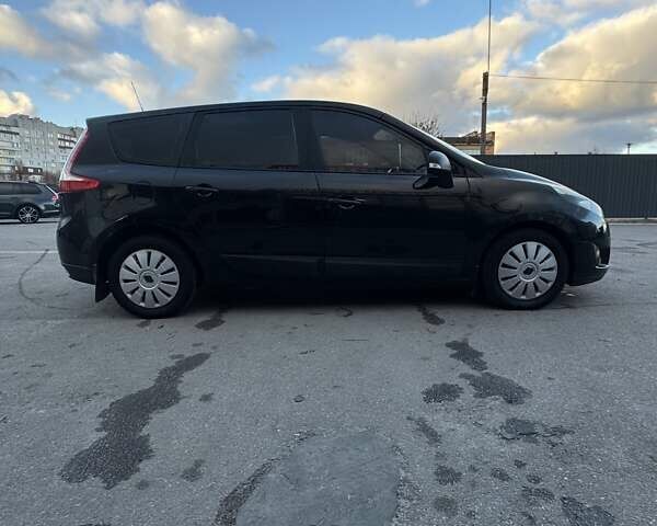 Черный Рено Гранд Сценик, объемом двигателя 1.5 л и пробегом 253 тыс. км за 6200 $, фото 2 на Automoto.ua