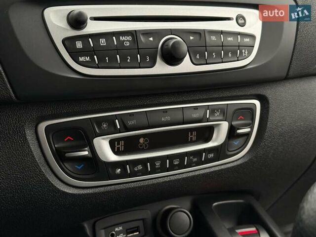 Черный Рено Гранд Сценик, объемом двигателя 1.4 л и пробегом 270 тыс. км за 7300 $, фото 18 на Automoto.ua