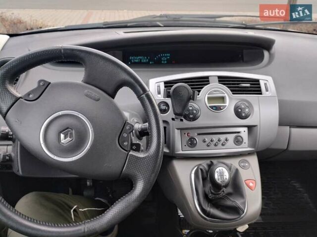 Черный Рено Гранд Сценик, объемом двигателя 2 л и пробегом 240 тыс. км за 4900 $, фото 1 на Automoto.ua