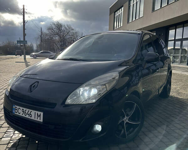 Черный Рено Гранд Сценик, объемом двигателя 2 л и пробегом 380 тыс. км за 7300 $, фото 1 на Automoto.ua