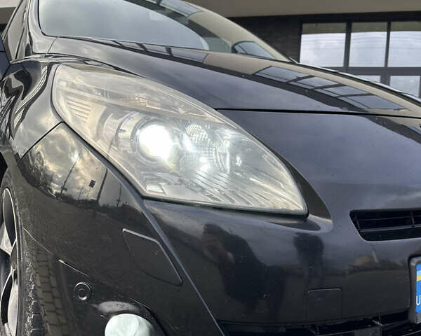 Черный Рено Гранд Сценик, объемом двигателя 2 л и пробегом 380 тыс. км за 7300 $, фото 33 на Automoto.ua