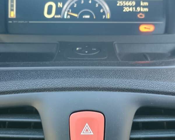 Черный Рено Гранд Сценик, объемом двигателя 2 л и пробегом 257 тыс. км за 8300 $, фото 10 на Automoto.ua