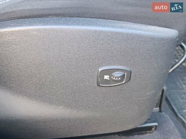 Черный Рено Гранд Сценик, объемом двигателя 1.9 л и пробегом 300 тыс. км за 6400 $, фото 13 на Automoto.ua