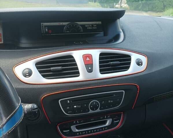 Рено Гранд Сценік 2009 у Черкасах на Automoto.ua Чорний Рено Гранд Сценік, об'ємом двигуна 1.4 л та пробігом 189 тис. км за 6899 $, фото 8 на Automoto.ua