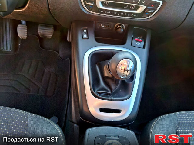 Рено Гранд Сценік 2009 у Косове на Automoto.ua Чорний Рено Гранд Сценік, об'ємом двигуна 1.4 л та пробігом 224 тис. км за 4500 $, фото 4 на Automoto.ua