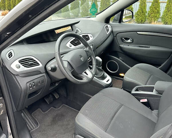 Чорний Рено Гранд Сценік, об'ємом двигуна 2 л та пробігом 197 тис. км за 6800 $, фото 18 на Automoto.ua