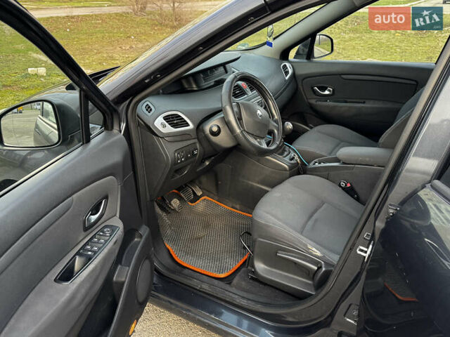 Черный Рено Гранд Сценик, объемом двигателя 1.6 л и пробегом 321 тыс. км за 6500 $, фото 5 на Automoto.ua