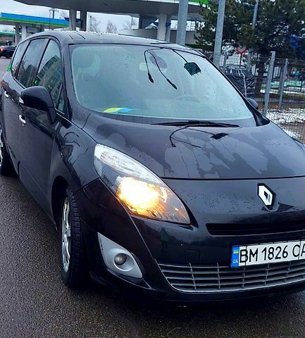 Черный Рено Гранд Сценик, объемом двигателя 2 л и пробегом 235 тыс. км за 7200 $, фото 1 на Automoto.ua