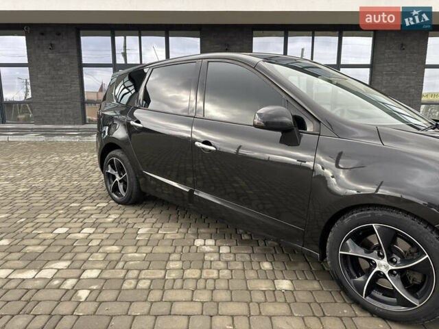 Черный Рено Гранд Сценик, объемом двигателя 2 л и пробегом 380 тыс. км за 7300 $, фото 9 на Automoto.ua