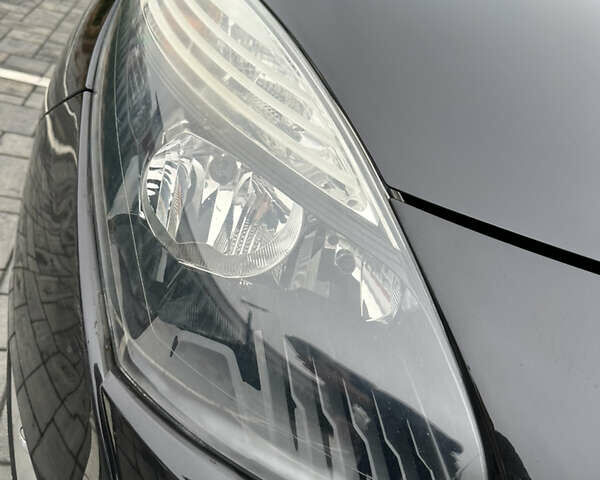 Чорний Рено Гранд Сценік, об'ємом двигуна 2 л та пробігом 197 тис. км за 6800 $, фото 9 на Automoto.ua