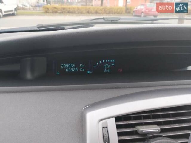 Черный Рено Гранд Сценик, объемом двигателя 2 л и пробегом 240 тыс. км за 4900 $, фото 2 на Automoto.ua