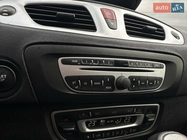 Черный Рено Гранд Сценик, объемом двигателя 2 л и пробегом 380 тыс. км за 7300 $, фото 28 на Automoto.ua