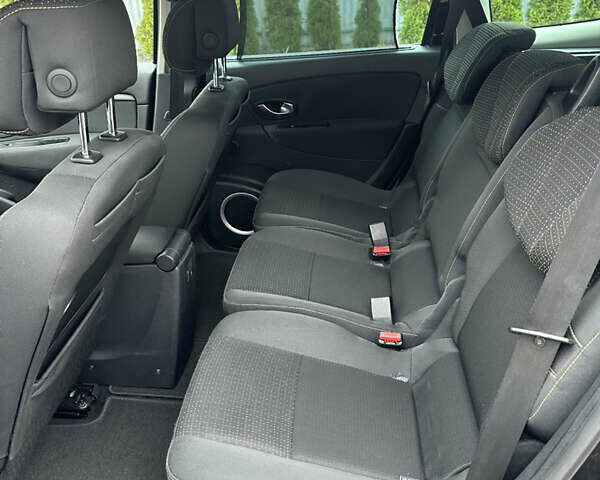 Чорний Рено Гранд Сценік, об'ємом двигуна 2 л та пробігом 197 тис. км за 6800 $, фото 13 на Automoto.ua