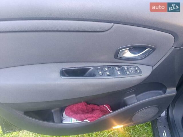 Черный Рено Гранд Сценик, объемом двигателя 1.9 л и пробегом 300 тыс. км за 6400 $, фото 25 на Automoto.ua