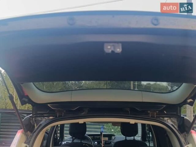 Черный Рено Гранд Сценик, объемом двигателя 1.9 л и пробегом 300 тыс. км за 6400 $, фото 18 на Automoto.ua