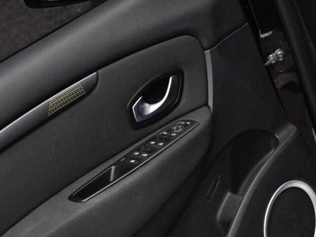 Черный Рено Гранд Сценик, объемом двигателя 1.4 л и пробегом 214 тыс. км за 6999 $, фото 9 на Automoto.ua