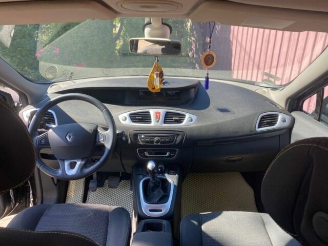 Рено Гранд Сценик 2009 в Полтаве на Automoto.ua Черный Рено Гранд Сценик, объемом двигателя 1.6 л и пробегом 200 тыс. км за 6000 $, фото 2 на Automoto.ua