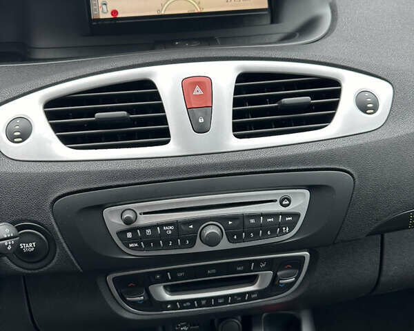 Чорний Рено Гранд Сценік, об'ємом двигуна 2 л та пробігом 197 тис. км за 6800 $, фото 32 на Automoto.ua