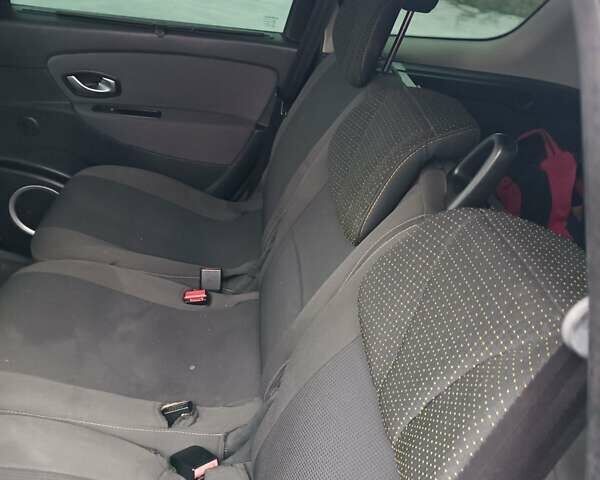 Черный Рено Гранд Сценик, объемом двигателя 1.87 л и пробегом 177 тыс. км за 7200 $, фото 7 на Automoto.ua