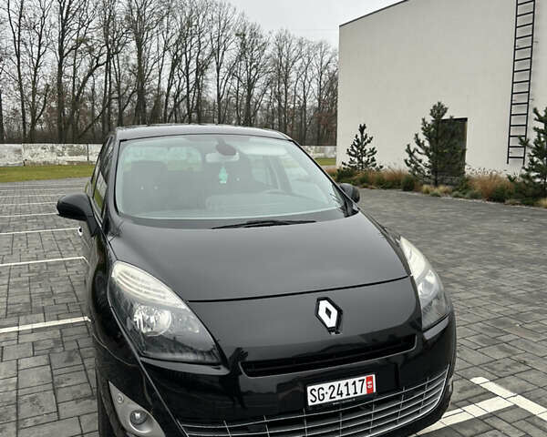 Чорний Рено Гранд Сценік, об'ємом двигуна 2 л та пробігом 197 тис. км за 6800 $, фото 1 на Automoto.ua