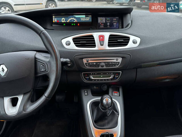 Черный Рено Гранд Сценик, объемом двигателя 1.4 л и пробегом 185 тыс. км за 6800 $, фото 16 на Automoto.ua