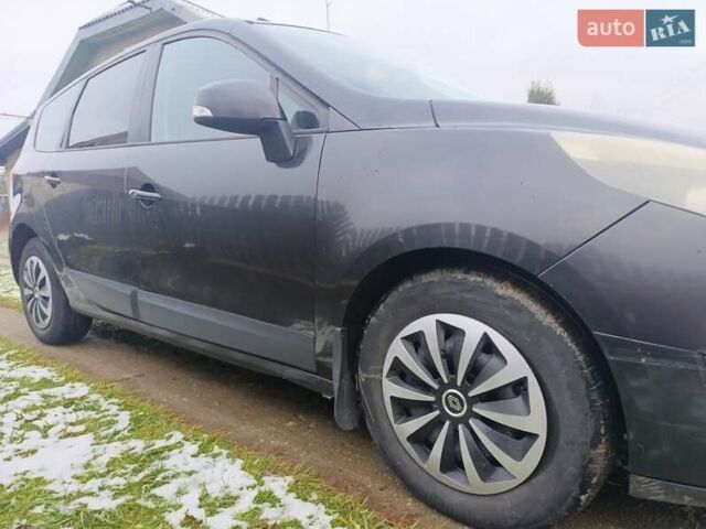 Черный Рено Гранд Сценик, объемом двигателя 1.9 л и пробегом 300 тыс. км за 6400 $, фото 2 на Automoto.ua
