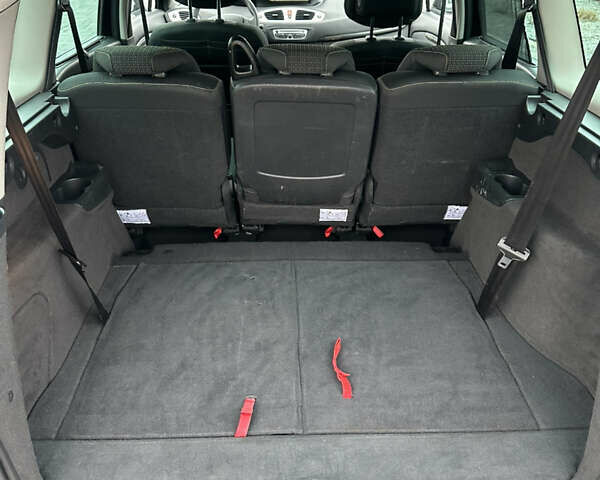 Чорний Рено Гранд Сценік, об'ємом двигуна 2 л та пробігом 197 тис. км за 6800 $, фото 14 на Automoto.ua