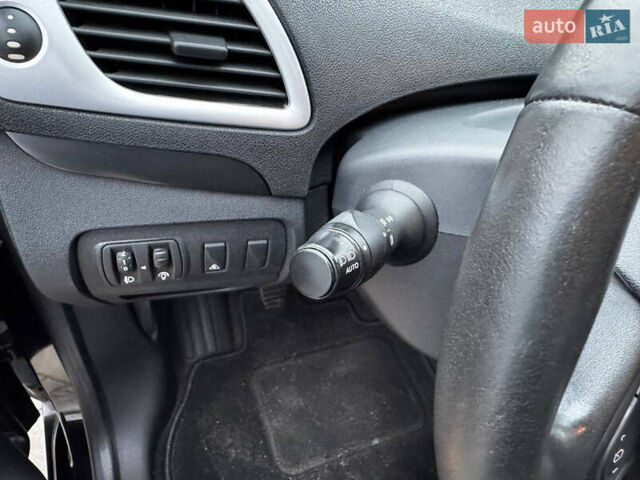 Черный Рено Гранд Сценик, объемом двигателя 1.4 л и пробегом 185 тыс. км за 6800 $, фото 6 на Automoto.ua