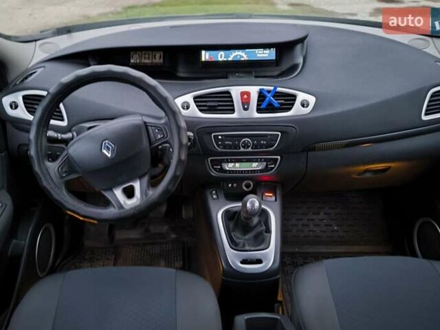 Чорний Рено Гранд Сценік, об'ємом двигуна 0 л та пробігом 217 тис. км за 6499 $, фото 2 на Automoto.ua