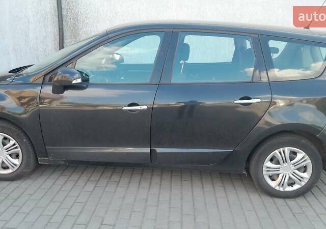 Рено Гранд Сценік 2009 у Луцьку на Automoto.ua Чорний Рено Гранд Сценік, об'ємом двигуна 2 л та пробігом 400 тис. км за 5678 $, фото 7 на Automoto.ua
