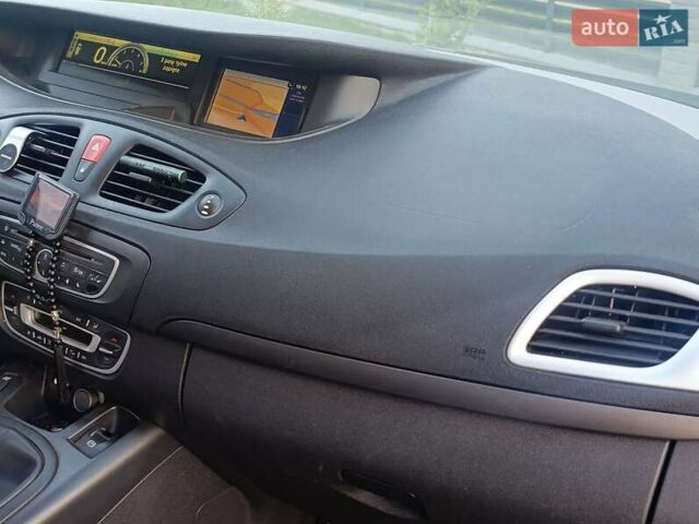 Черный Рено Гранд Сценик, объемом двигателя 1.9 л и пробегом 300 тыс. км за 6400 $, фото 12 на Automoto.ua