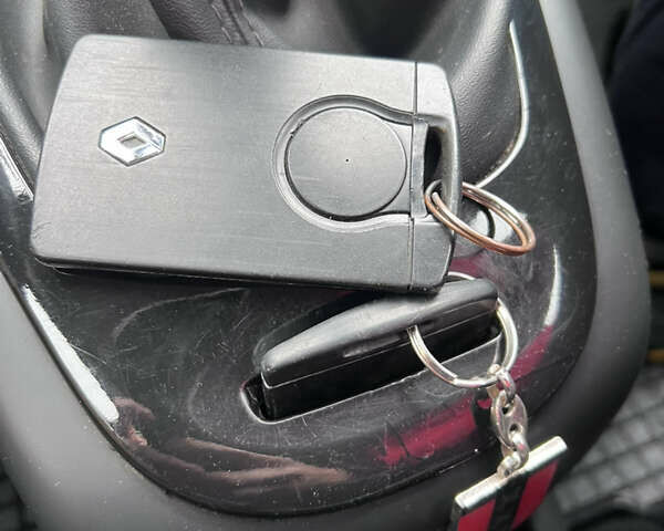 Чорний Рено Гранд Сценік, об'ємом двигуна 1.4 л та пробігом 205 тис. км за 7000 $, фото 11 на Automoto.ua