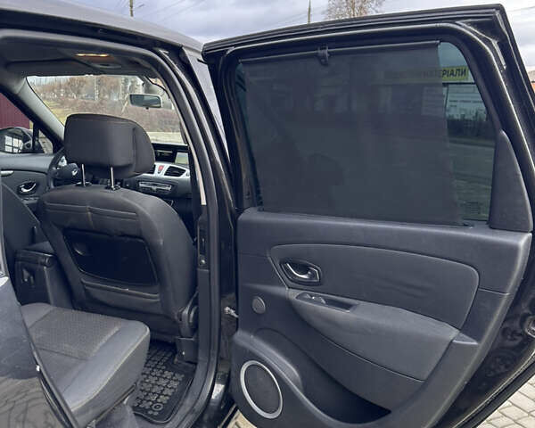 Черный Рено Гранд Сценик, объемом двигателя 2 л и пробегом 380 тыс. км за 7300 $, фото 23 на Automoto.ua