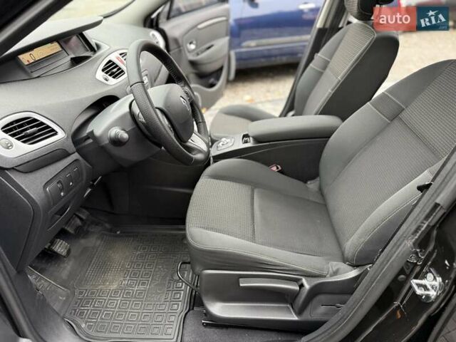 Черный Рено Гранд Сценик, объемом двигателя 1.4 л и пробегом 270 тыс. км за 7300 $, фото 16 на Automoto.ua