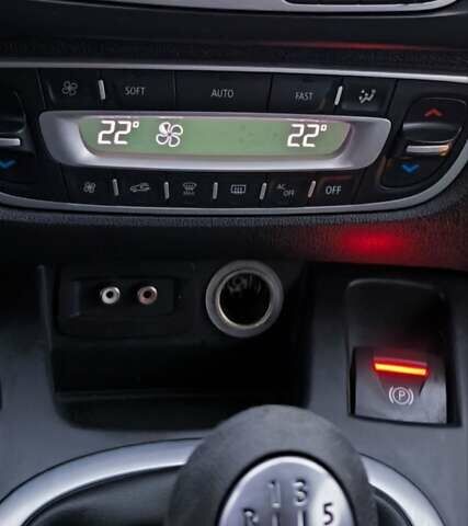 Чорний Рено Гранд Сценік, об'ємом двигуна 0 л та пробігом 217 тис. км за 6499 $, фото 7 на Automoto.ua