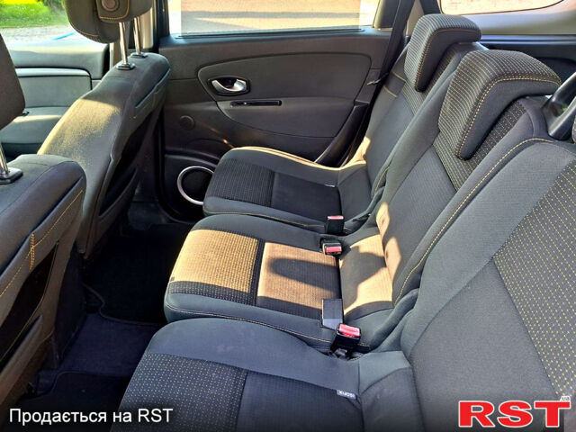 Рено Гранд Сценік 2009 у Косове на Automoto.ua Чорний Рено Гранд Сценік, об'ємом двигуна 1.4 л та пробігом 224 тис. км за 4500 $, фото 3 на Automoto.ua