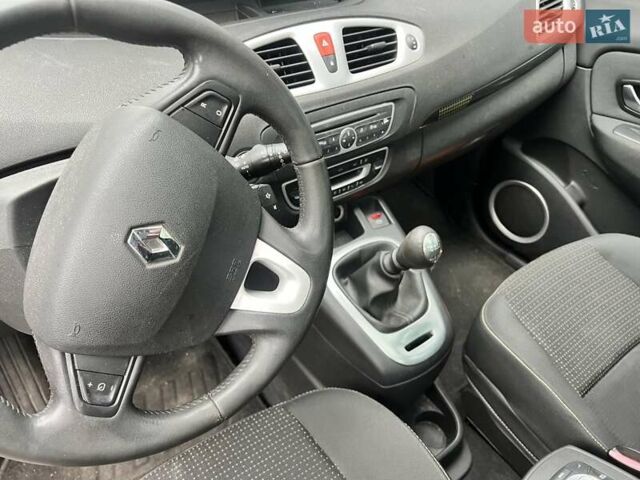 Рено Гранд Сценик 2009 в Луцке на Automoto.ua Черный Рено Гранд Сценик, объемом двигателя 1.4 л и пробегом 181 тыс. км за 6100 $, фото 7 на Automoto.ua