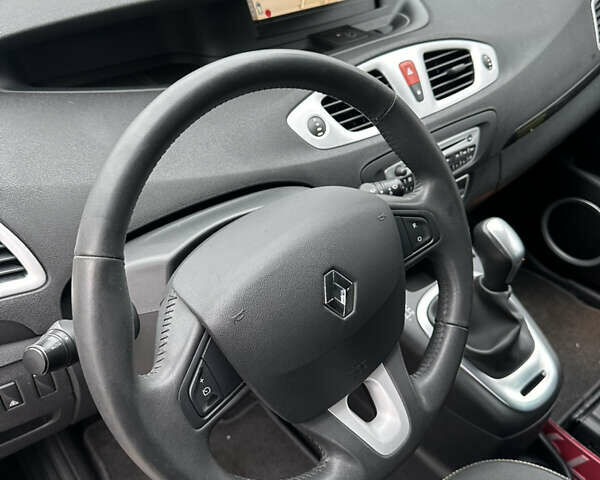 Чорний Рено Гранд Сценік, об'ємом двигуна 2 л та пробігом 197 тис. км за 6800 $, фото 24 на Automoto.ua