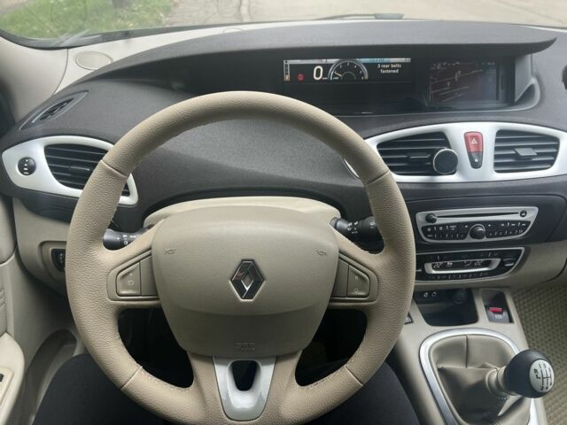 Чорний Рено Гранд Сценік, об'ємом двигуна 1.9 л та пробігом 250 тис. км за 6600 $, фото 10 на Automoto.ua