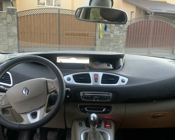 Черный Рено Гранд Сценик, объемом двигателя 1.4 л и пробегом 198 тыс. км за 5700 $, фото 15 на Automoto.ua