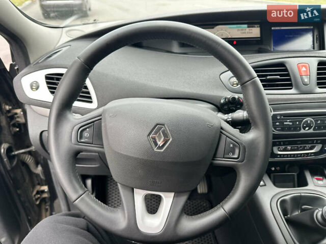 Черный Рено Гранд Сценик, объемом двигателя 1.9 л и пробегом 253 тыс. км за 7999 $, фото 65 на Automoto.ua